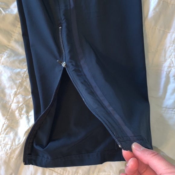 Nike Dri-Fit workout pants - Picture 5 of 8